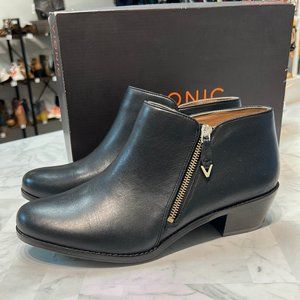 New Vionic Black Joy Jolene Boots, 11